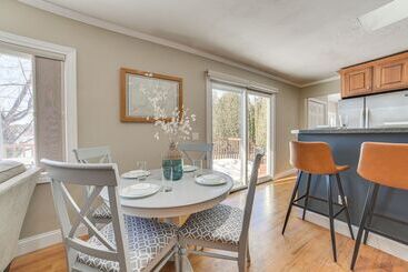 별장 Riverfront Cheboygan Home W/ Deck & Boat Dock!