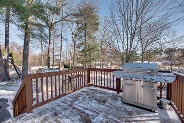 کلبه Pet Friendly Merrimack Home W/ Grill: 8 Mi To Mall