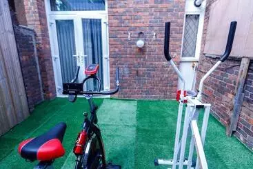 Residenssi Inviting 3 Bed House In London, Stay Up To 6