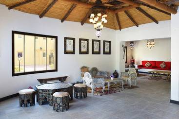 Otel Al Hamra Village