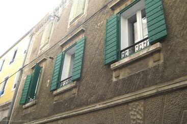 Hotel Leonis Restaurant & Rooms