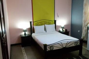 Hotelli Tema Central