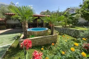 Hotel Yard Paradise Rooms Dhermi