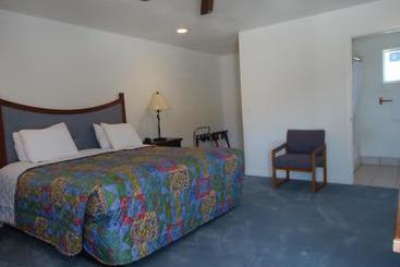 モーテル River Valley Inn