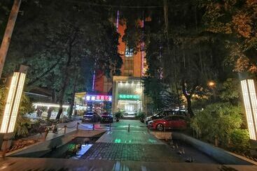 Hotel Joyous Seasons