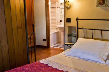 هتل La Casa Del Melograno