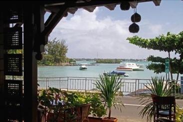 酒店 Azure Beach Boutique