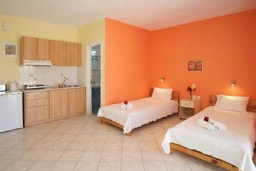 Отель Christina Studios