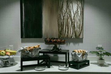 هتل Hilton Garden Inn Seattle Bellevue Downtown, Wa