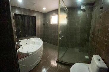 Hotel Gold Coast Morib @ 3346