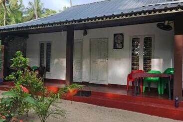 ベッドアンドブレックファースト Marari Aleena Home Stay