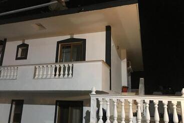 Pensiune Mario Apartment