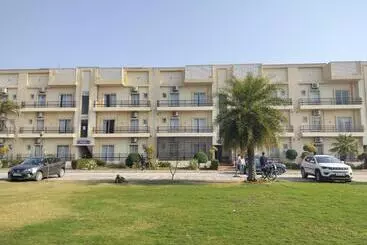 Hotel Sapphire Suites And