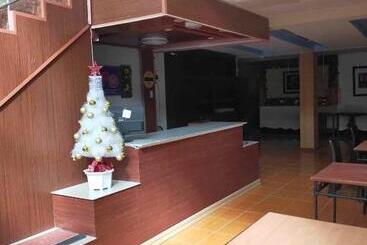 Hotelli Auzone Inn Budget Hometel