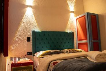 La Casa En El Pueblo  Hotel Experience