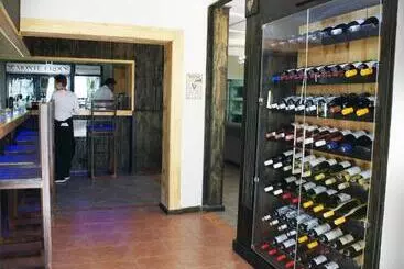 Monte Crous Hotel, Restaurant And Venue