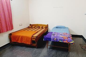 پانسیون Mahadevi Guest House