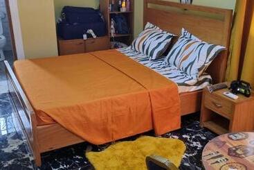 تختخواب و صبحانه Residence Mama Kessing