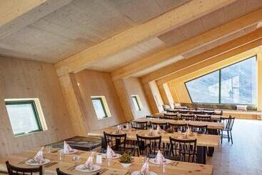 فندق صغير Tungestølen