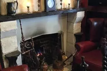 تختخواب و صبحانه The Old Merchants House   The Highlands Room