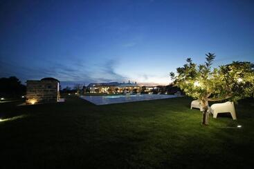 Cesarina Suite Apartment