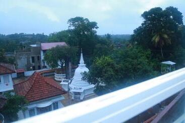 بنسيون Temple View Panadura