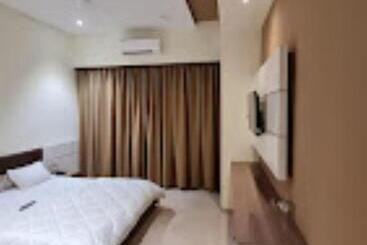 Hotel Royal Rasraj , Dhule