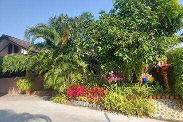 Hotel Ratchawong Place ราชวงศ์ เพลส   หลังพ่อขุน