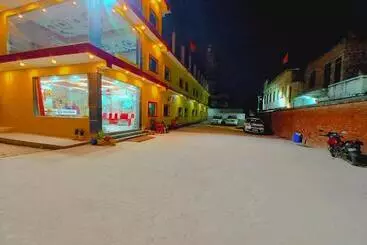 ホテル Shree Venktesh Nilayam 300 M From Ram Janam Bhumi