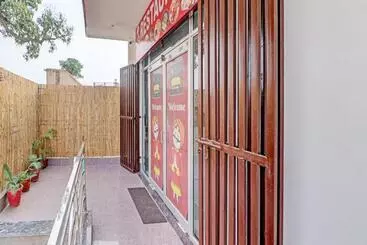 Oyo Hotel Redfly Inn