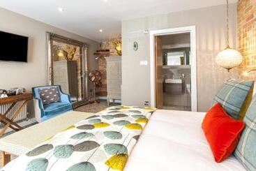 ベッドアンドブレックファースト Rooms At Number One