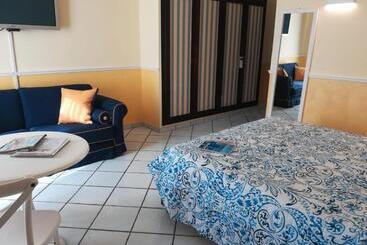 هتل Santa Lucia 50