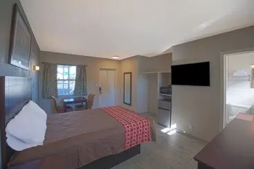 ホテル Sunrise Inn by OYO Titusville FL