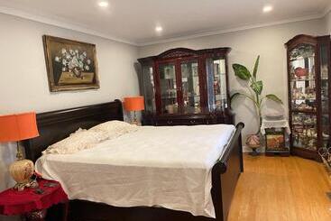 Bed and Breakfast Bright Room In A Castle