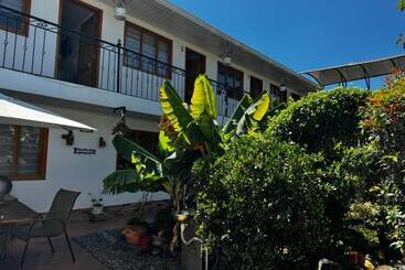 住宿加早餐  Villa Carlinita