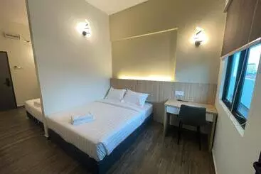 Dj Citi Plaza Hotel & Suites