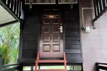 ホテル Oyo 90906 Rumah Rehat Awana