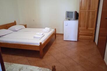 Pension (Hôtel basse catégorie) рибарска хижа