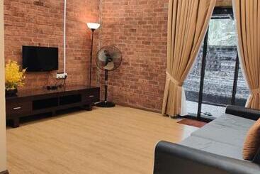 膳宿费 Chalet Kampung Yan