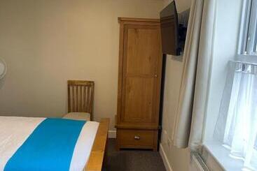 פנסיון Evening Tide