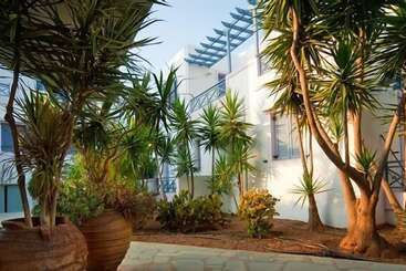 Cybele Suites & Apartments