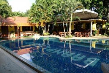 Hotel Baanplaidoi Resort