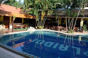 בית מלון כפרי Baanplaidoi Resort