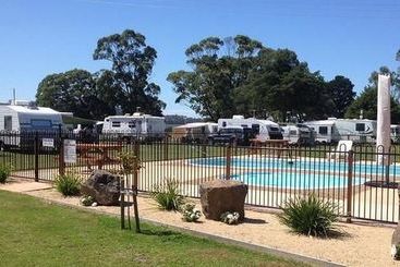 Отель Merimbula Lake Holiday Park