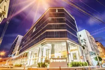 Otel New Season Square