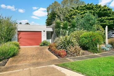 관광객 아파트 Living The Beach Dream   Pets, Wifi, 4 Bdrm, 450m Shops