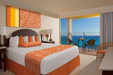 استراحتگاه Oasis At Sunset