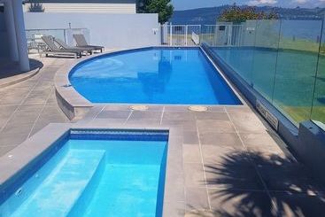 דירות לתיירים Waimahana Apartments