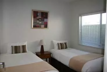 Abalina Cottages, Rotary Drive