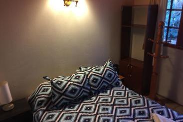 هتل Newen Kara Hostel